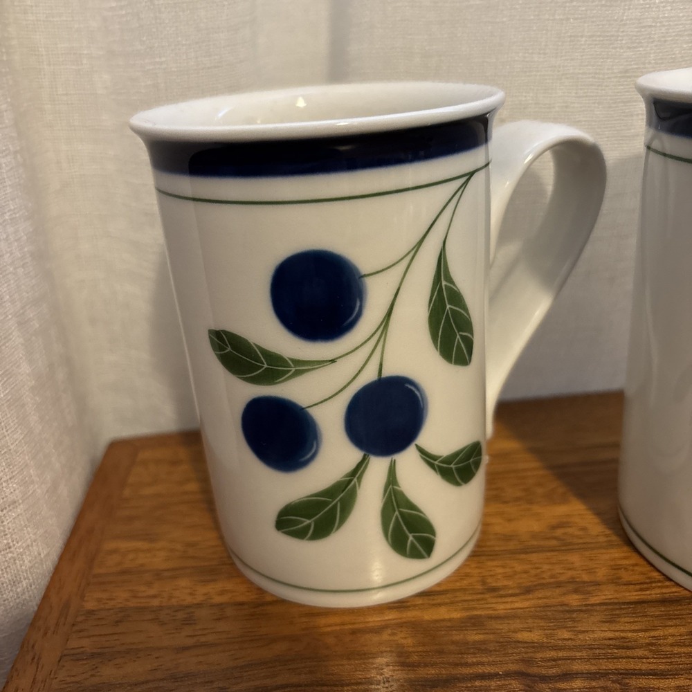 Set Of 2 - Dansk Berries Blueberry Blueberries Pattern Coffee Mug Cup Bistro EUC - Picture 2 of 5